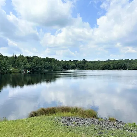Wow!! Ultimate Pocono Retreat, Hot Tub, Game Room, Deck, Lakes, Skiing, Pools Long Pond Exterior photo