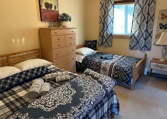 Wow!! Ultimate Pocono Retreat, Hot Tub, Game Room, Deck, Lakes, Skiing, Pools