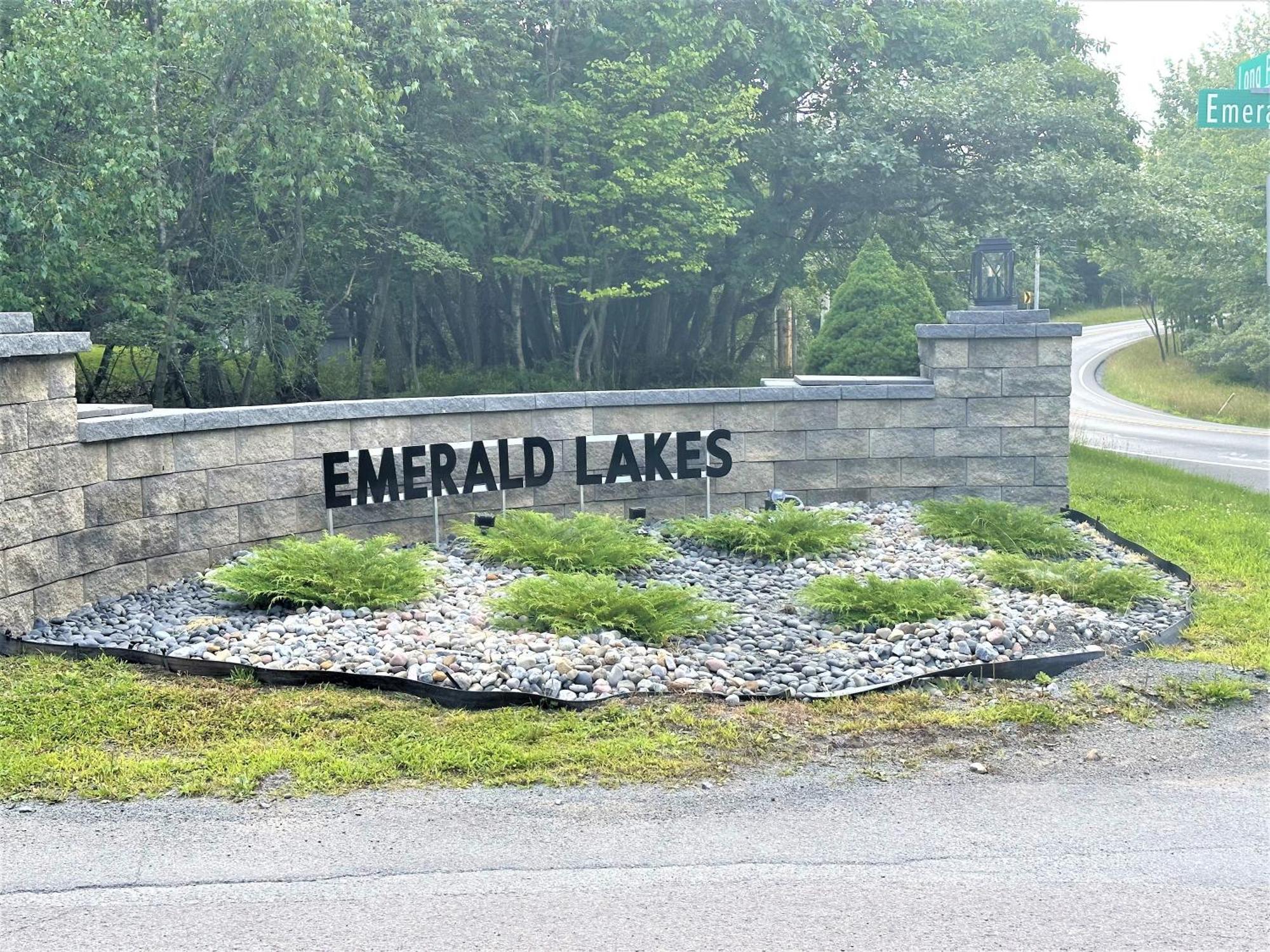 Wow!! Ultimate Pocono Retreat, Hot Tub, Game Room, Deck, Lakes, Skiing, Pools Long Pond