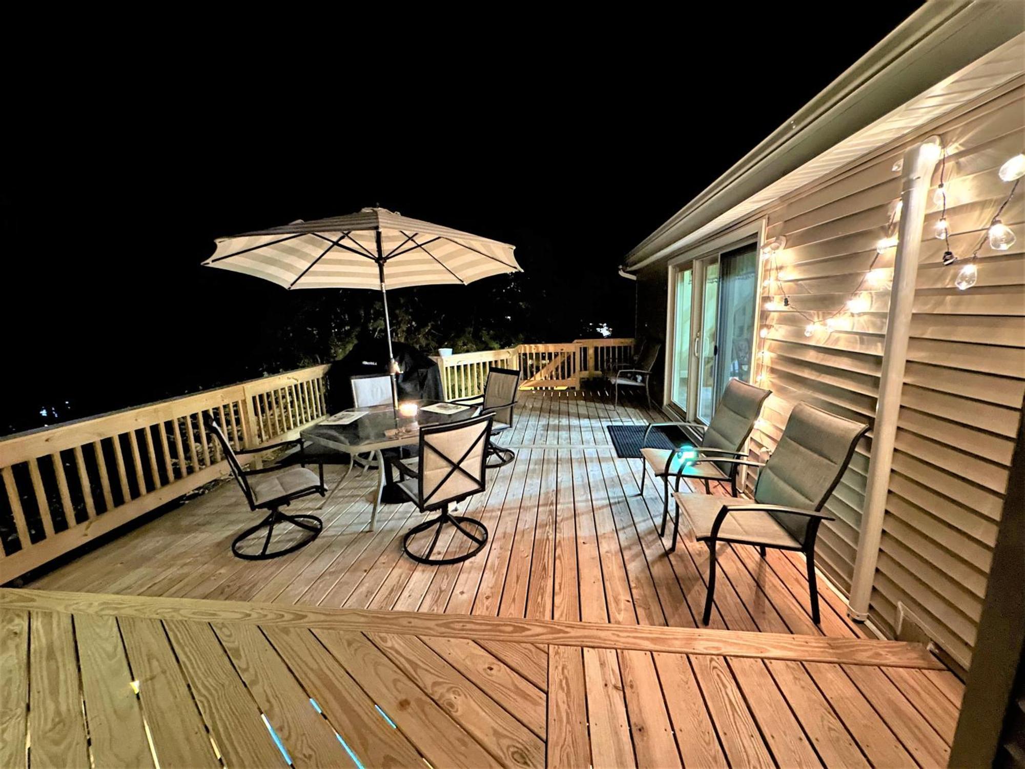 Wow!! Ultimate Pocono Retreat, Hot Tub, Game Room, Deck, Lakes, Skiing, Pools