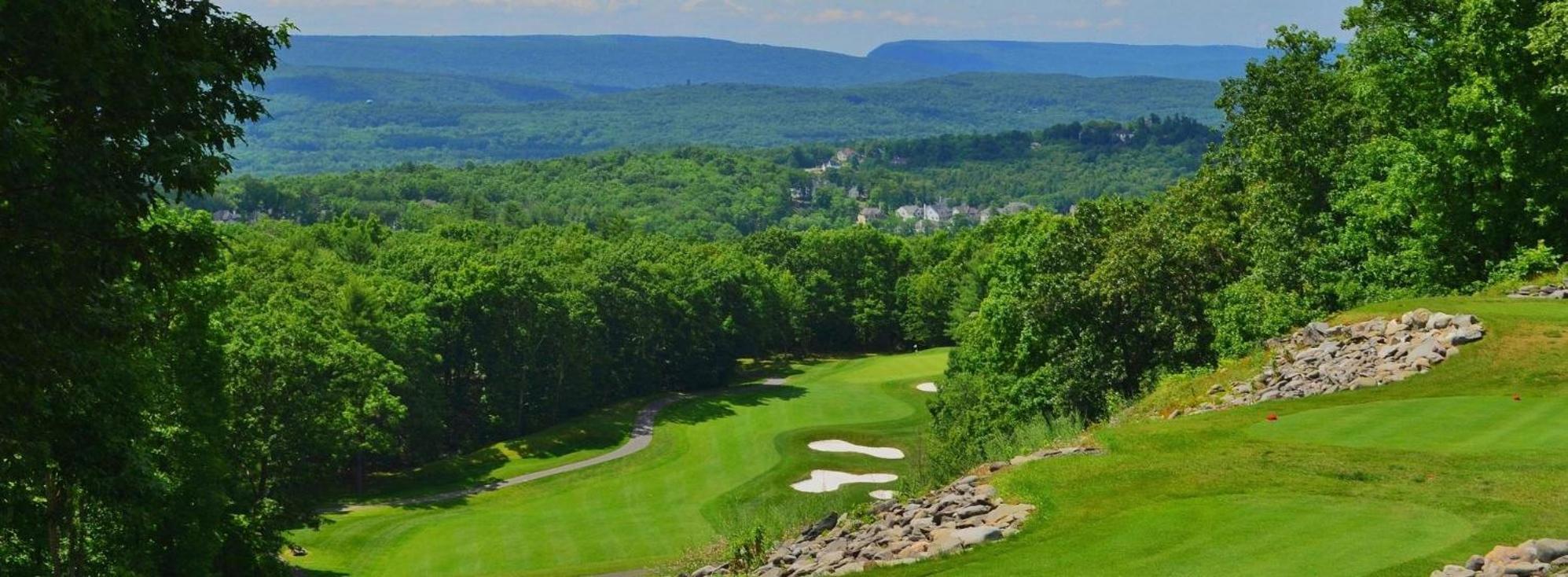 Holiday home Wow!! Ultimate Pocono Retreat, Hot Tub, Game Room, Deck, Lakes, Skiing, Pools