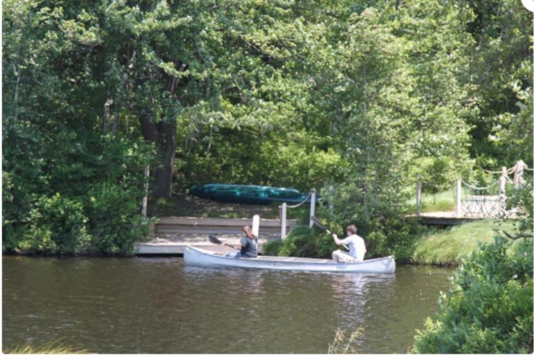Wow!! Ultimate Pocono Retreat, Hot Tub, Game Room, Deck, Lakes, Skiing, Pools *